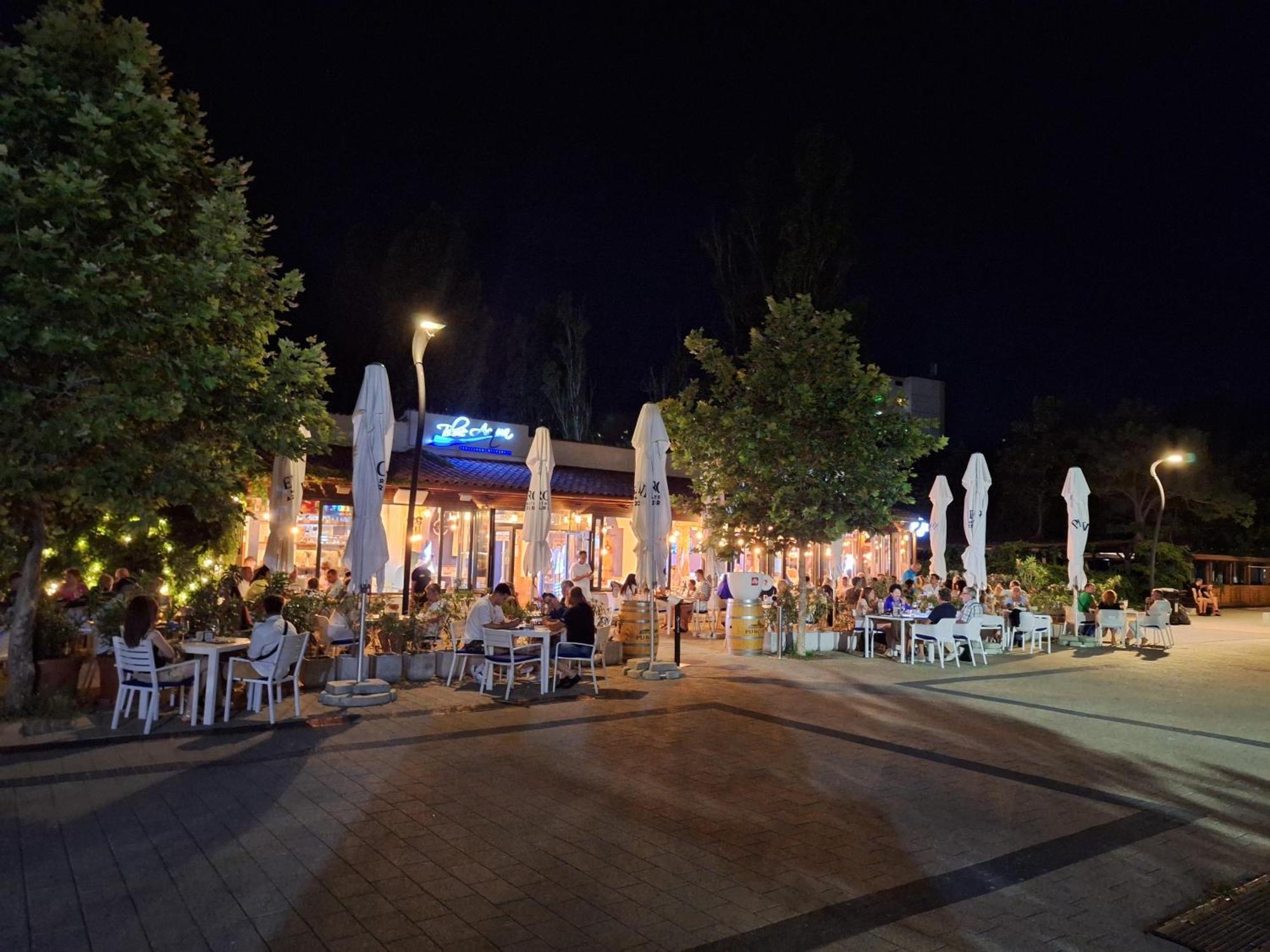 Elysse Sunrise Apartment Mamaia Exterior foto